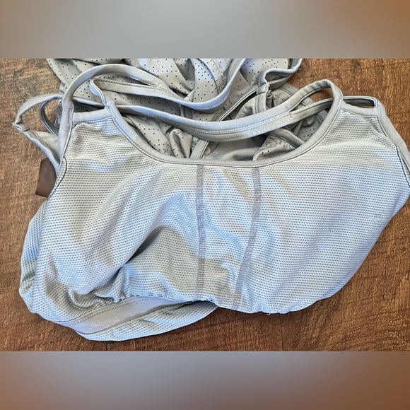 Athleta Womens Activewear tank with built in bra Sz small - Picture 8 of 11